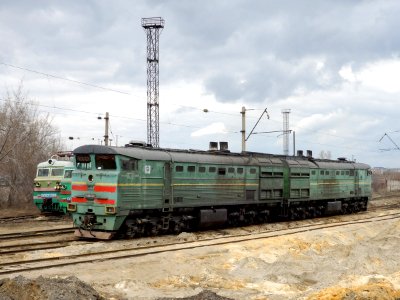 2ТЭ10М-3642,_Kazakhstan,_Karaganda_region,_Karaganda_depot_(Trainpix_193194)
