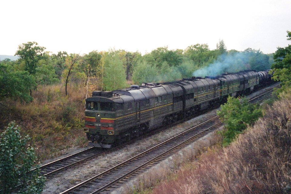2ТЭ116-1361,_Russia,_Saratov_region,_Burkin_-_Bagaevka_stretch_(Trainpix_175974)