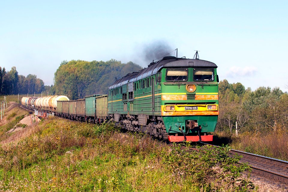 2ТЭ116-935,_Russia,_Tver_region,_Pogoreloye_Gorodishche_-_Obovrazhye_stretch_(Trainpix_174260)