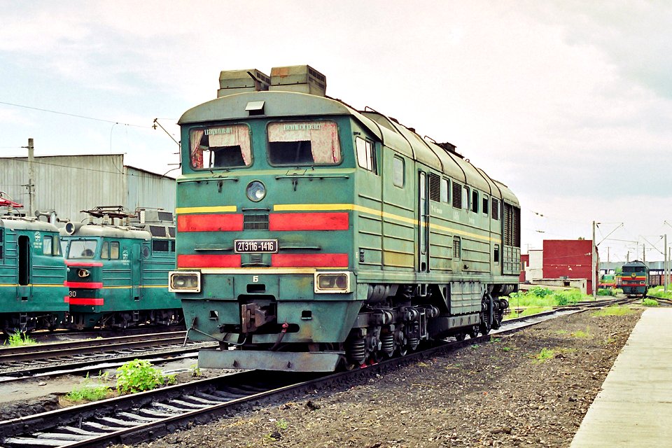 2ТЭ116-1416,_Russia,_Volgograd_region,_depot_named_after_Maxim_Gorky_(Trainpix_176899)