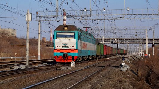 2ЭС6-088,_Россия,_Челябинская_область,_станция_Тракторострой_(Trainpix_193883)