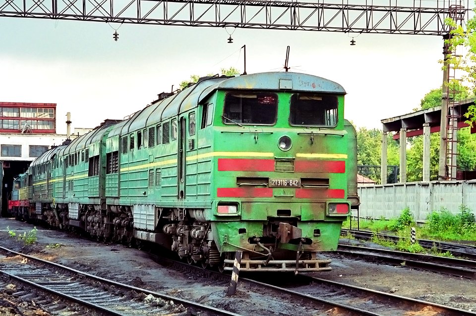 2ТЭ116-842,_Russia,_Tyumen_region,_Tyumen_depot_(Trainpix_141891)