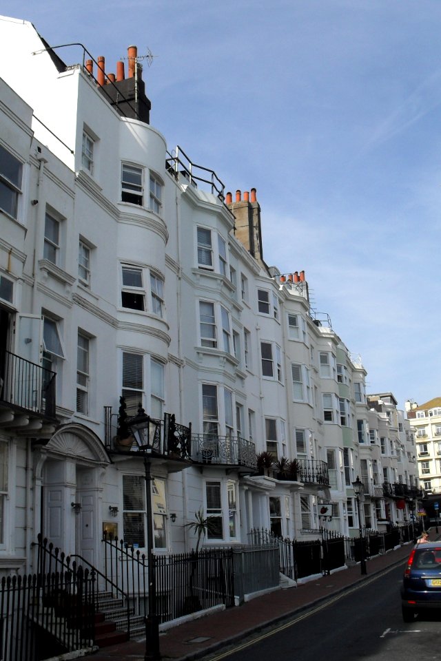 2–15_New_Steine,_Brighton_(NHLE_Code_1380588)_(September_2010)