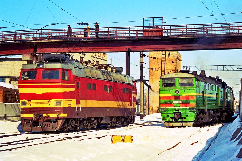 2ТЭ10У-0440,_Russia,_Saratov_region,_Saratov_depot_(Trainpix_191026)
