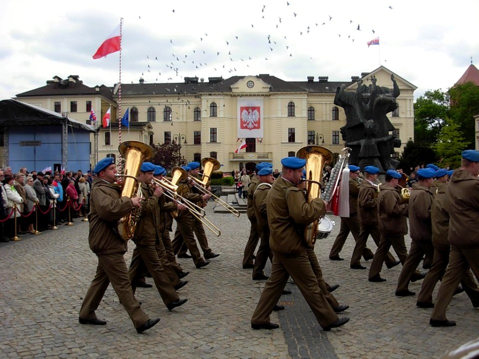 3_Maja_2011_występ_orkiestry_POW_a