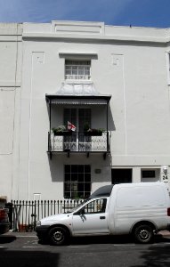25_Russell_Square,_Brighton_(NHLE_Code_1380843)_(July_2010)