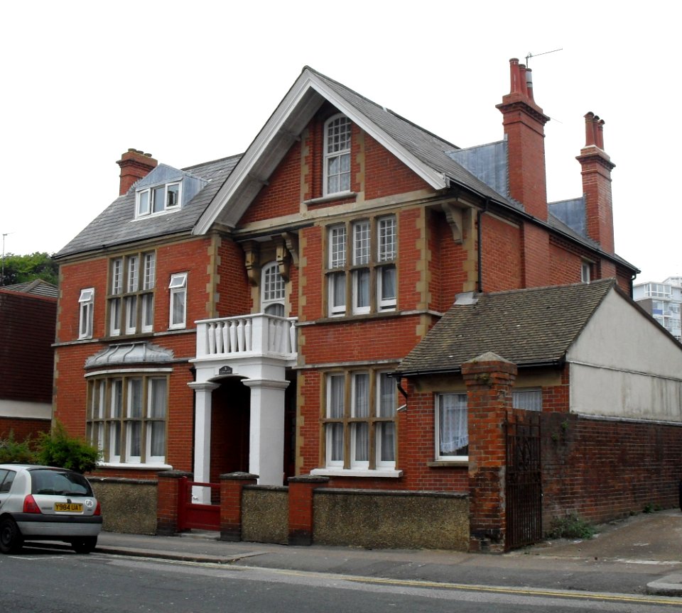 3_Lansdowne_Road,_Hove_(July_2010)