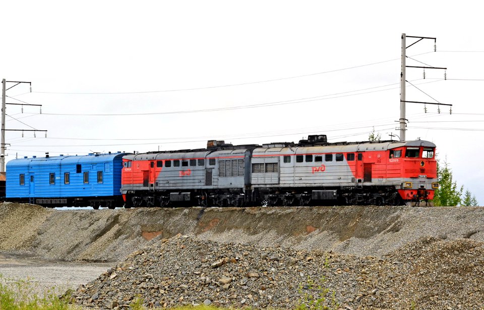 2ТЭ10У-0334,_Россия,_Забайкальский_край,_станция_Новая_Чара_(Trainpix_172093)