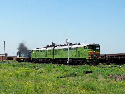 2ТЭ10У-0310,_Казахстан,_Карагандинская_область,_станция_Кзыл_(Trainpix_37638)