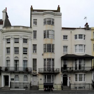26,_27_and_28_Old_Steine,_Brighton_(NHLE_Codes_1380658–1380660)_(May_2010)