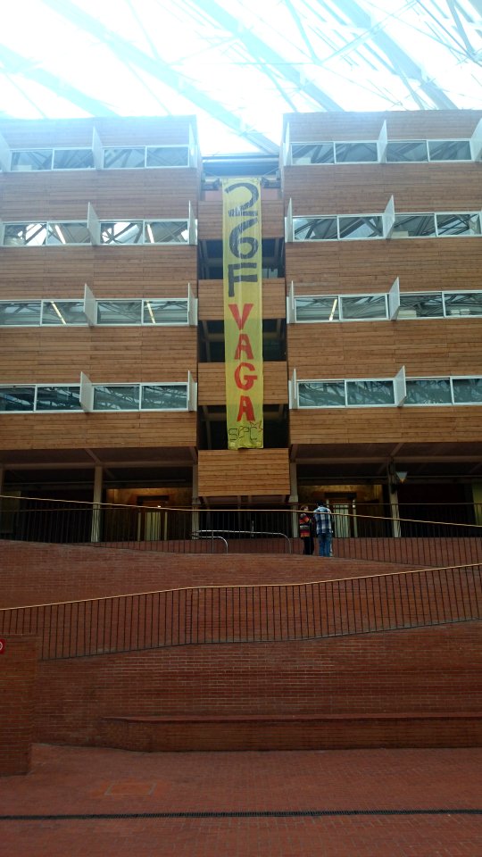 26-F_2015_higher_education_strike_propaganda_in_UPF_Ciutadella_campus_10