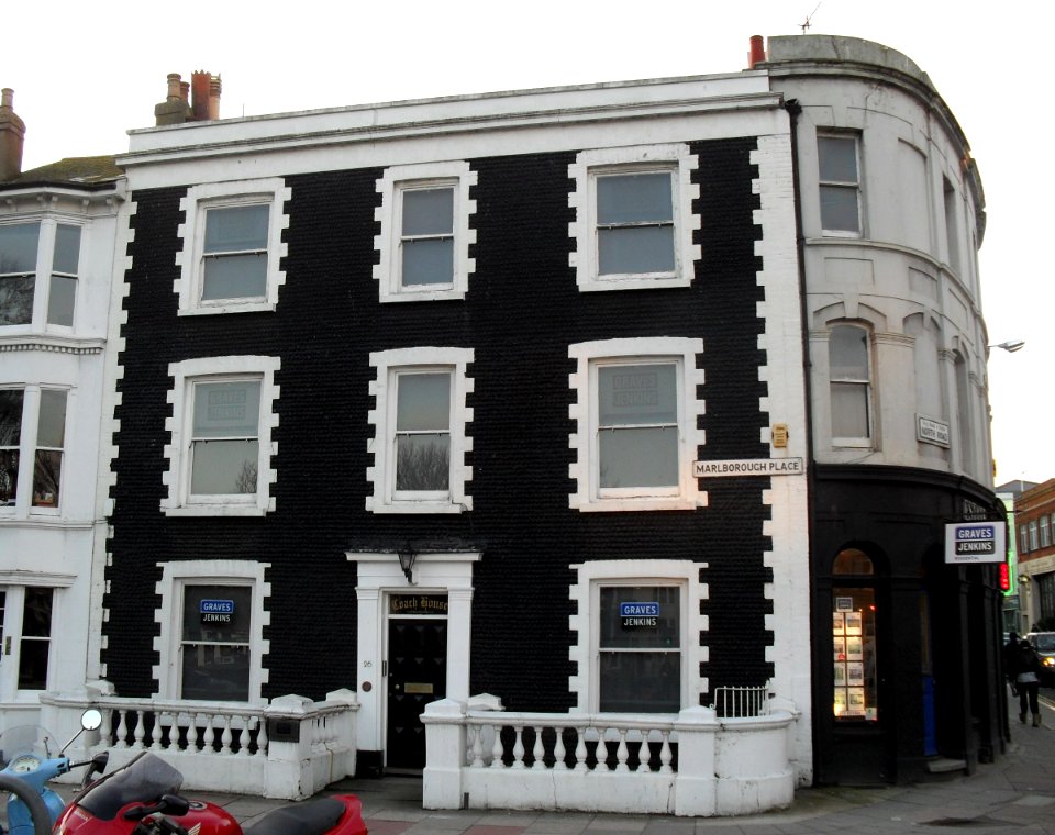 26_Marlborough_Place,_Brighton_(February_2010)