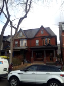 25_Howland_Ave
