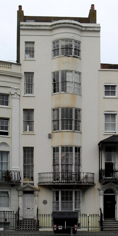 27_Old_Steine,_Brighton_(NHLE_Code_1380659)_(May_2010)