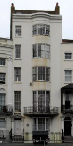 27_Old_Steine,_Brighton_(NHLE_Code_1380659)_(May_2010)