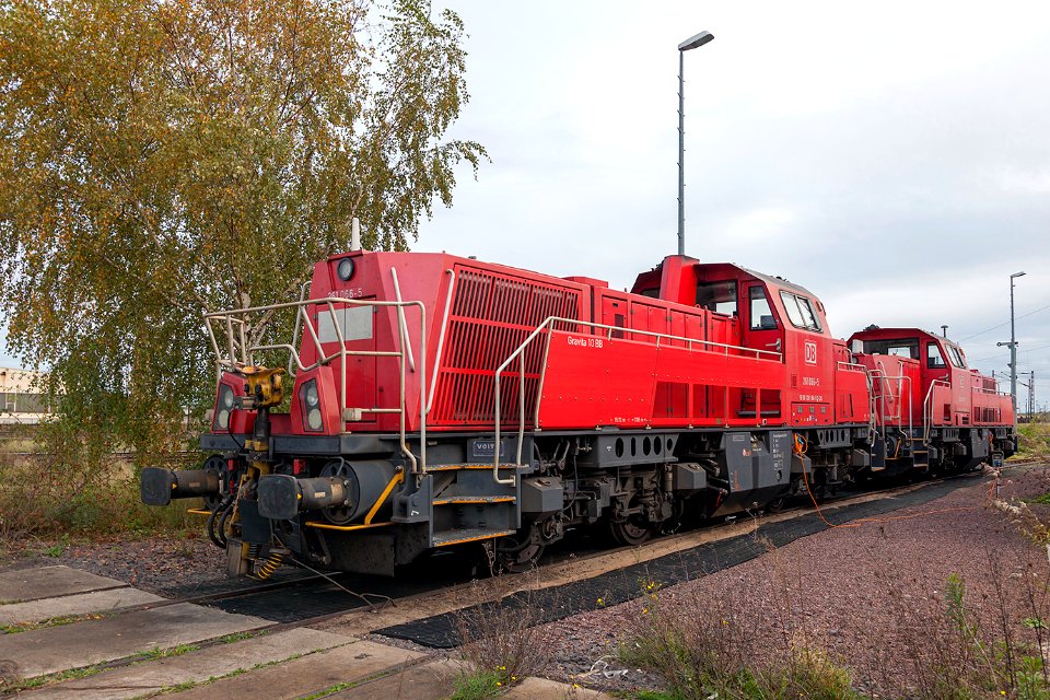 261_066-5,_Germany,_Saxony-Anhalt,_Köthen_Railway_station_(Trainpix_209653)