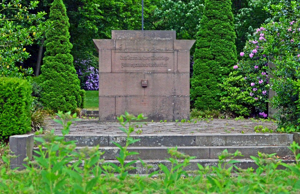 25104100021_Syke_Kriegerehrenmal_Weltkrieg_I_und_II