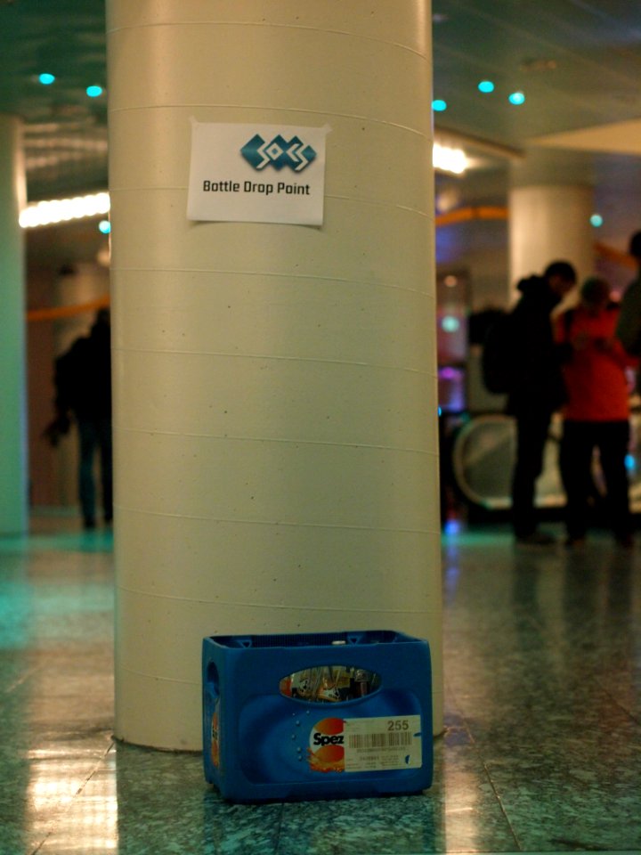 30C3_bottle_drop