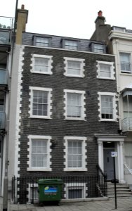 3_Old_Steine,_Brighton_(NHLE_Code_1380644)_(July_2010)