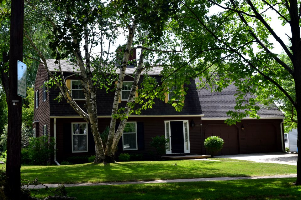 325_Miramar_Drive,_Allouez,_WI