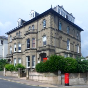 26–28_Dyke_Road,_West_Hill,_Brighton_(July_2014)