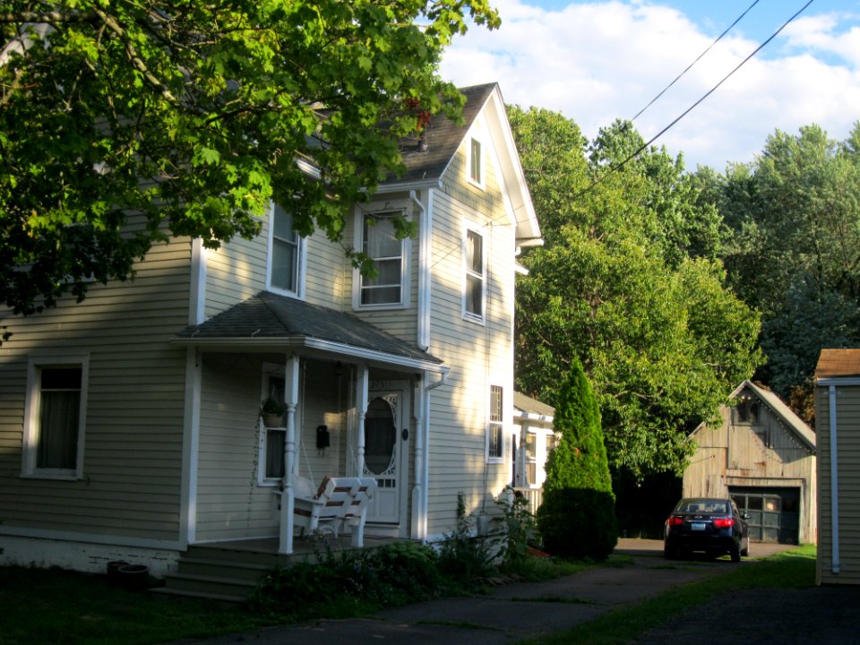 275_West_Hill_Road,_Newington_Junction_West_HD
