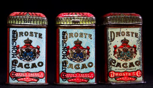 3_verschillende_Droste_cacao_sample_blikjes,_foto1