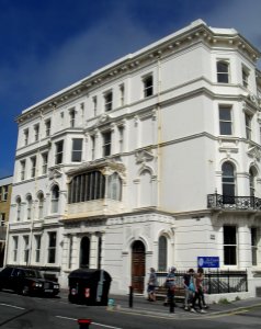 33_Palmeira_Mansions,_Hove_(NHLE_Code_1204933)_(July_2010)