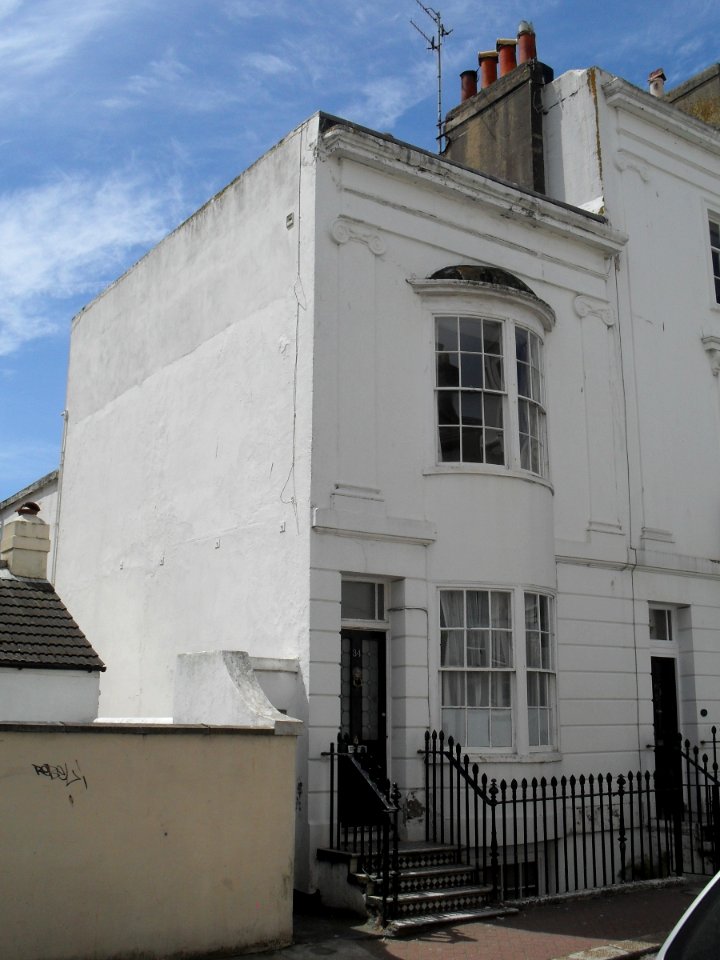 34_Norfolk_Square,_Brighton_(NHLE_Code_1380606)_(July_2010)
