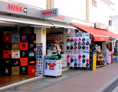 305_Laden_fuer_Textilien_in_Cala_Millor
