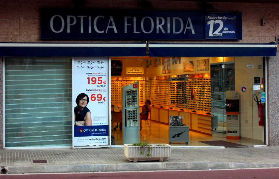 307_Optiker_in_Cala_Millor