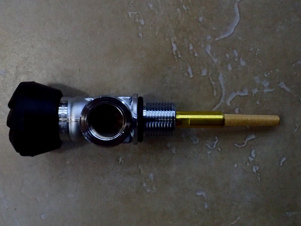300_bar_scuba_cylinder_valve_P8160060
