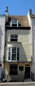 3_Upper_Rock_Gardens,_Brighton_(NHLE_Code_1381061)_(June_2010)