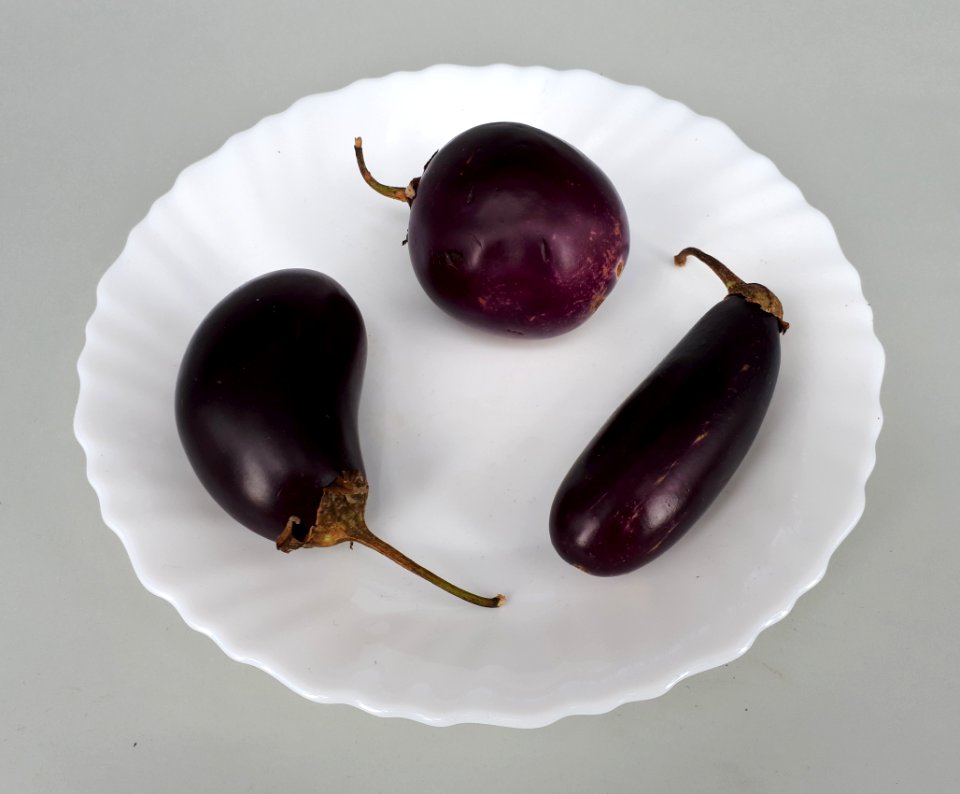 3_x_Small_eggplant_2017_C2