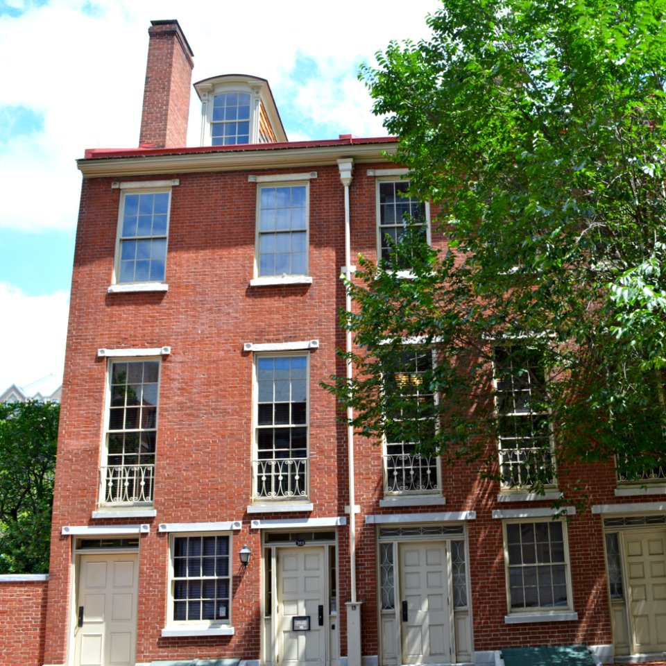 325_Walnut,_Philly_KiddHouse