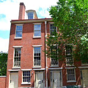 325_Walnut,_Philly_KiddHouse