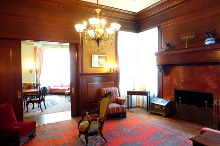 2nd_parlor_-_Haas-Lilienthal_House_-_San_Francisco,_CA_-_DSC04989