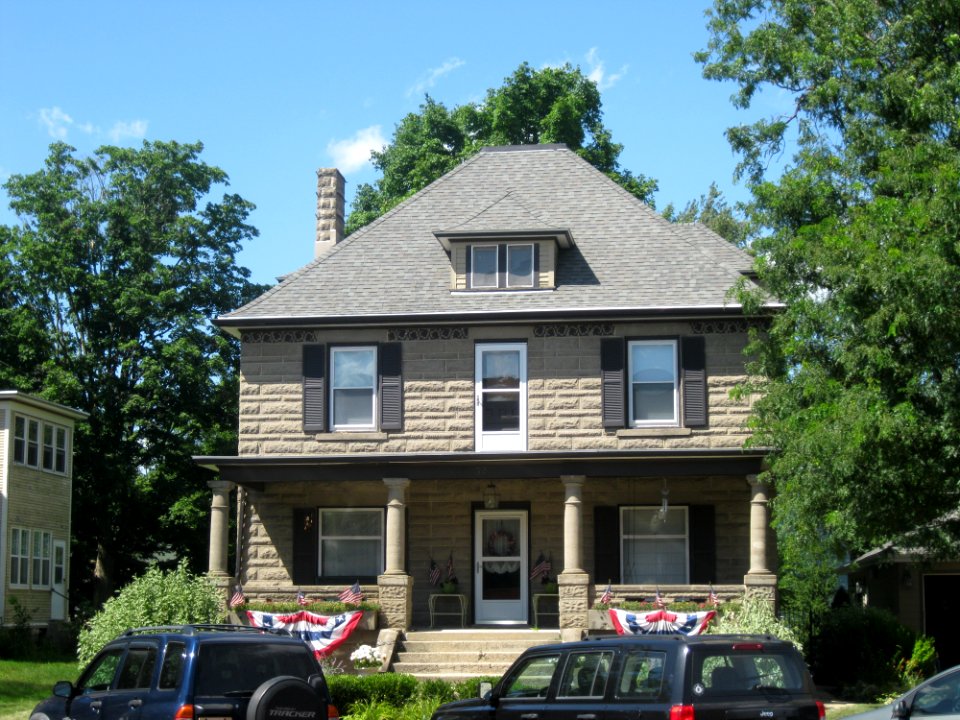 32_West_Main,_Evansville_Historic_District,_Evansville,_WI