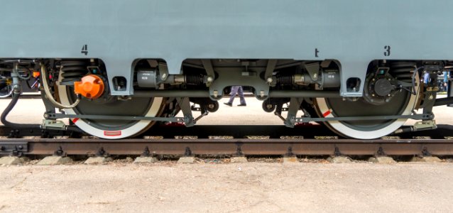 2ES7-003_rear_bogie