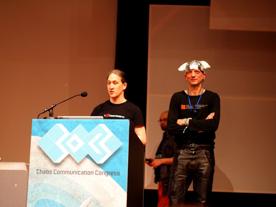 30C3_TinFoil-Hat_02