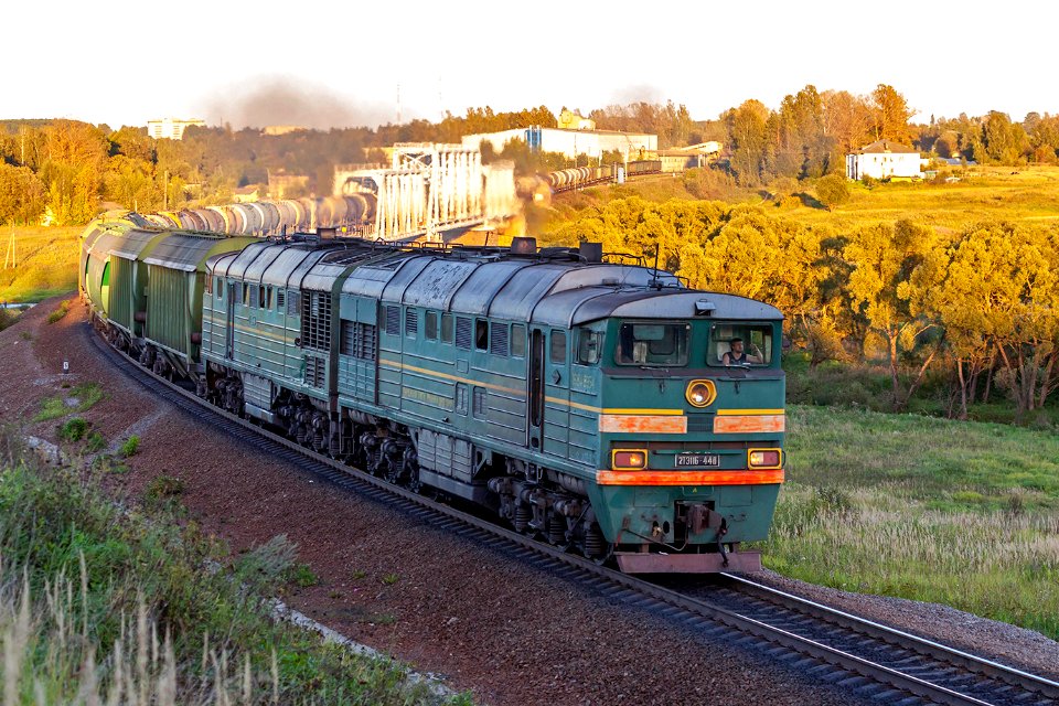 2ТЭ116-448,_Russia,_Tver_region,_Zubtsov_-_Aristovo_stretch_(Trainpix_206074)