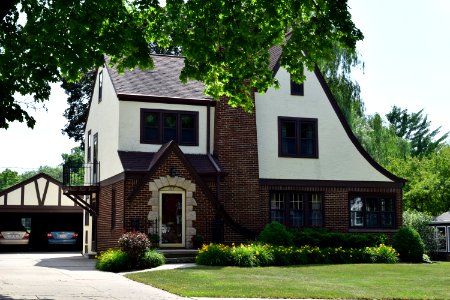 317_Miramar_Drive,_Allouez,_WI