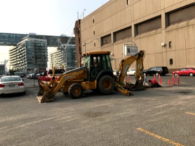 310SG_backhoe_in_Toronto_02