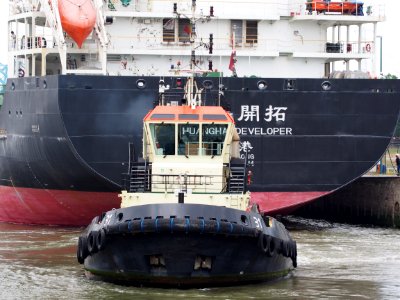 31_tugboat_-_IMO_9684031_-_ENI_06105142,_Zandvliet_sluis,_Port_of_Antwerp,_pic7