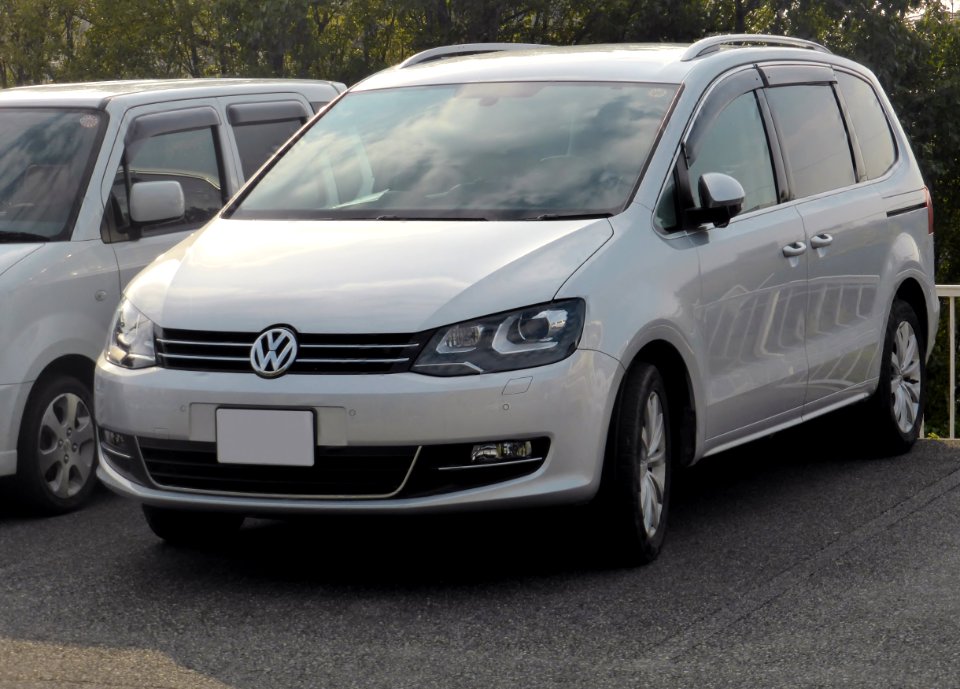 2nd_generation_Volkswagen_Sharan_front