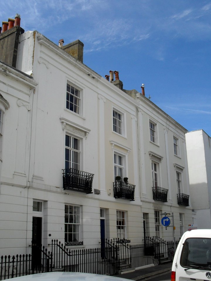 30–33_Norfolk_Square,_Brighton_(NHLE_Code_1380605)_(July_2010)