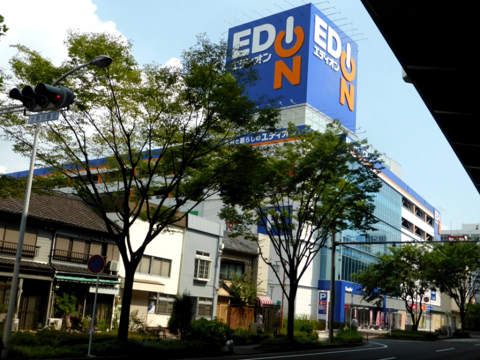 2nd_generation_EDION_Nagoya_honten