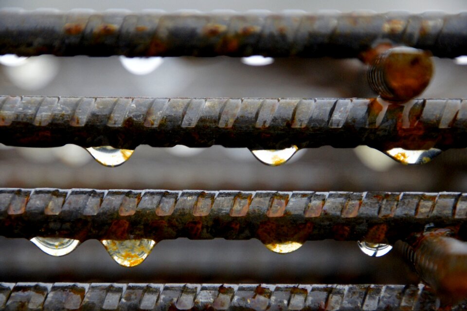 Armatures rain water