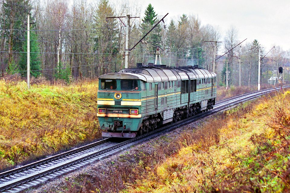 2ТЭ116-262Б,_Russia,_Moscow_region,_Blagoveshchenskoye_-_Volokolamsk_stretch_(Trainpix_167161)