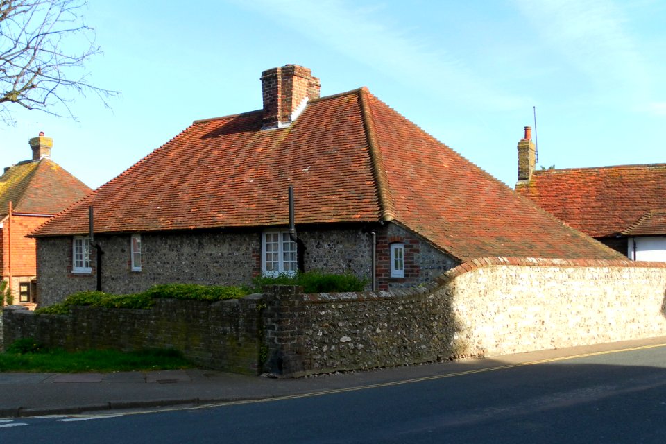 67_and_69_Upper_King's_Drive,_Willingdon_(NHLE_Code_1353106)_(April_2011)